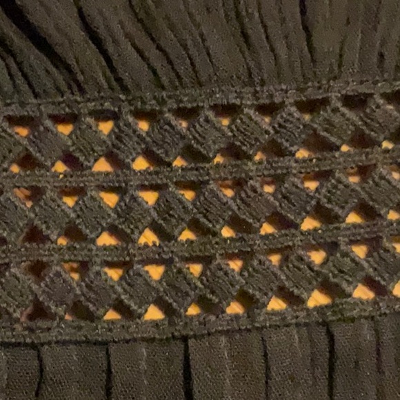 Yest short sleeve black blouse, size 8 - Picture 3 of 4